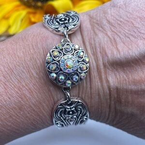 Vintage Holiday Style Snap Jewelry Bracelet with Stunning Iridescent Snap! NWT